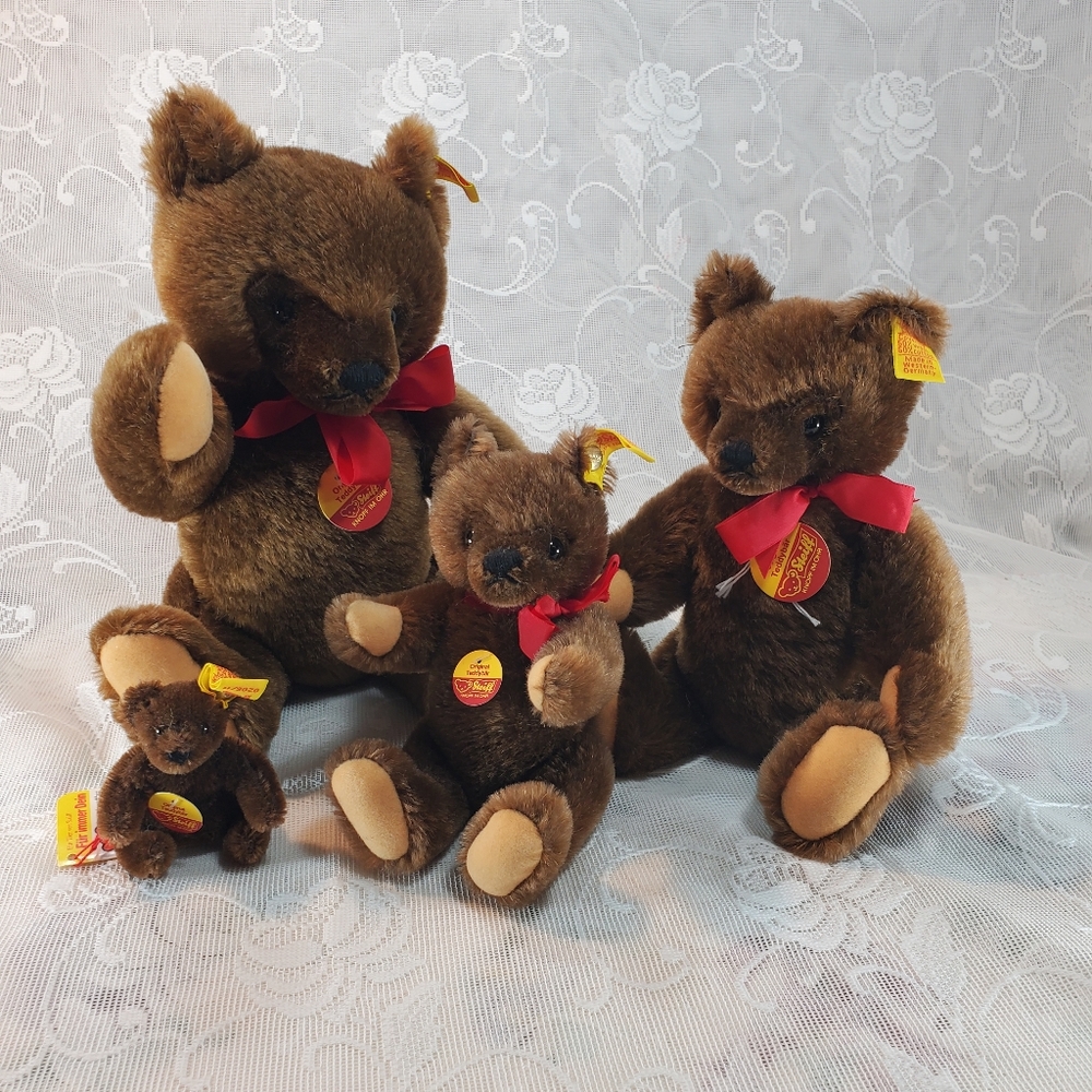 Vintage Steiff Bear Family of four